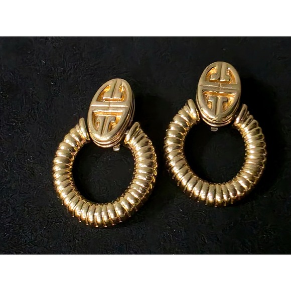 Vintage Givenchy LOGO Door Knocker Earrings Gold Plated Ribbed Clip 80s